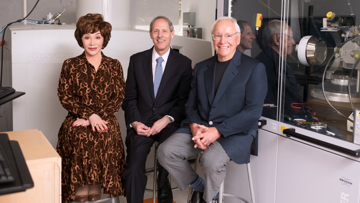 Lynda Resnick, Caltech President Thomas F. Rosenbaum, and Stewart Resnick