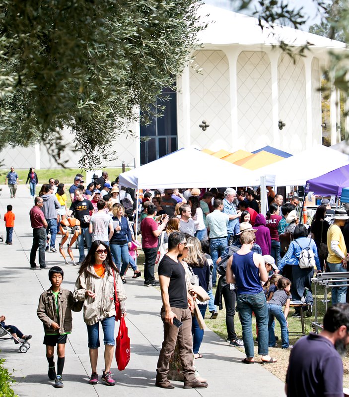 Participating groups, including several from campus and JPL as well as the Natural History Museum of Los Angeles County, Pasadena City College, and the Los Angeles Zoo, hosted dozens of booths.