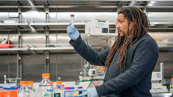 Caltech Professor of Biochemistry Bil Clemons