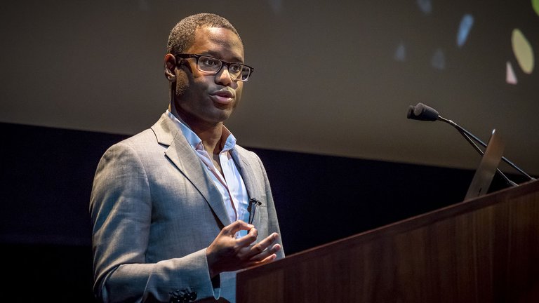 David Van Valen speaking at Convocation 2019