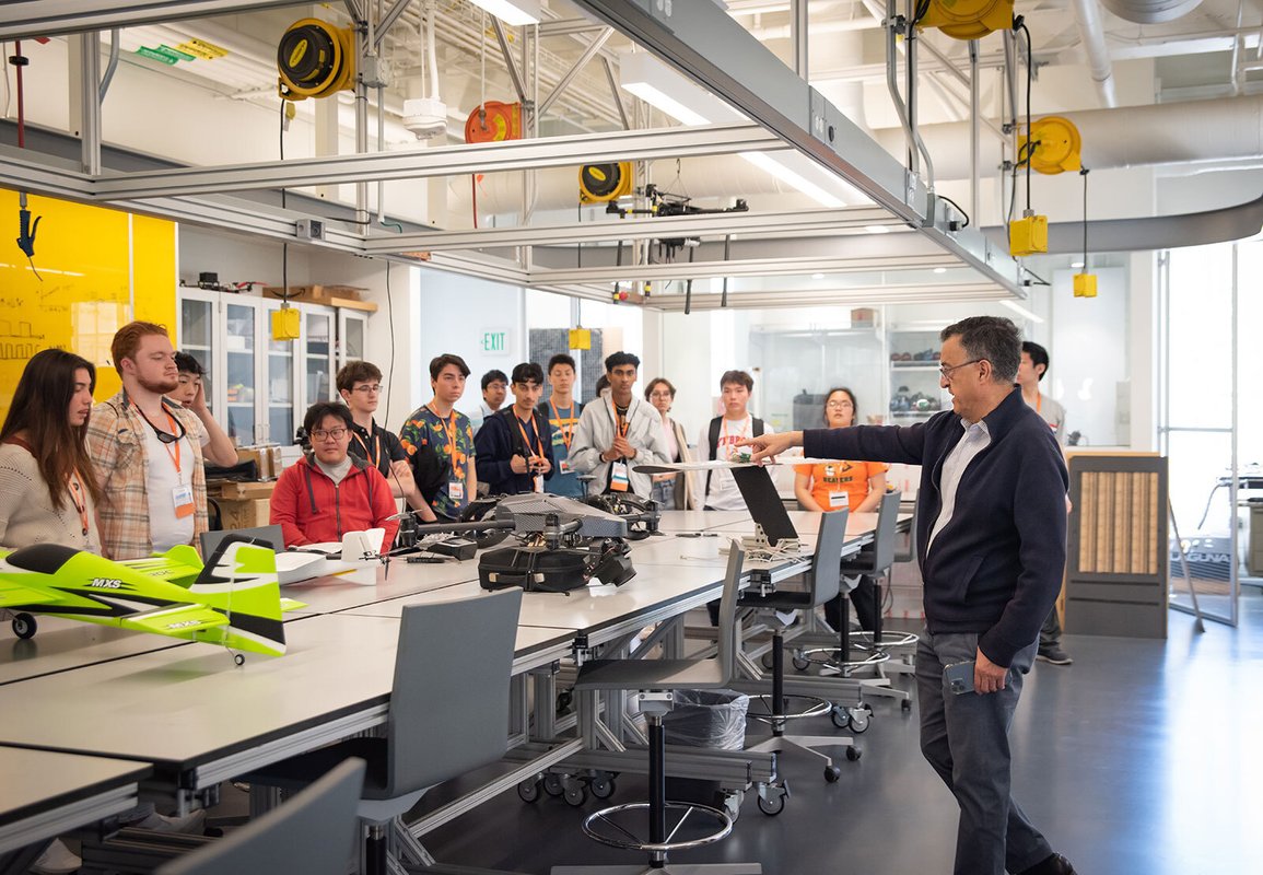Professor Mory Gharib leads a tour of the GALCIT/CAST facilities.