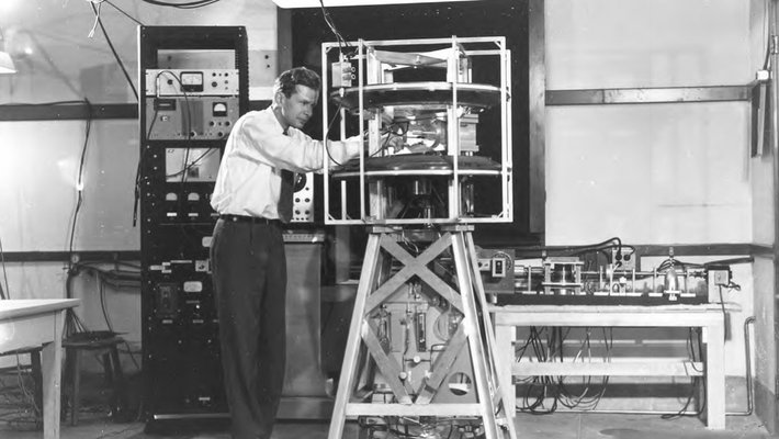 Felix Boehm working in a lab