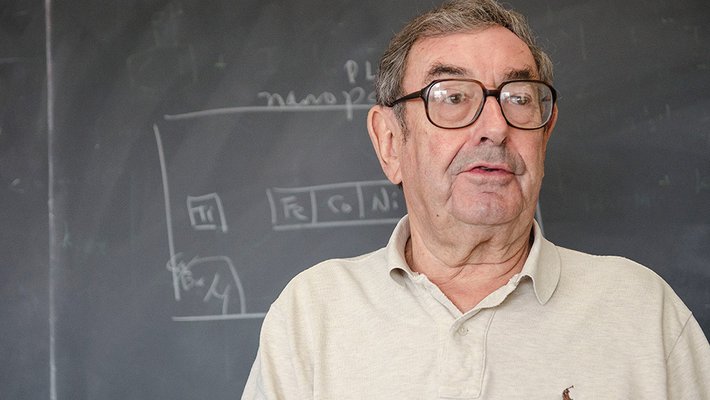 Caltech chemist Harry Gray