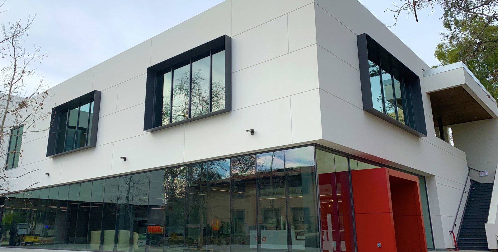Hameetman Center seen from the entrance of the Red DoorCafé