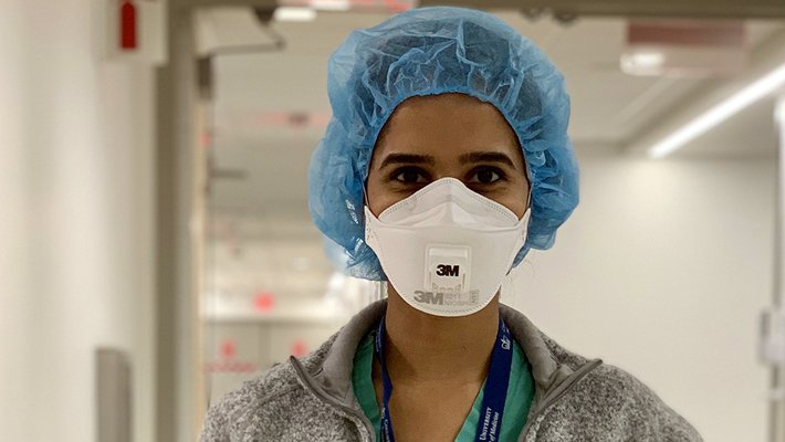 Prakriti Gaba  wearing surgical mask in hospital