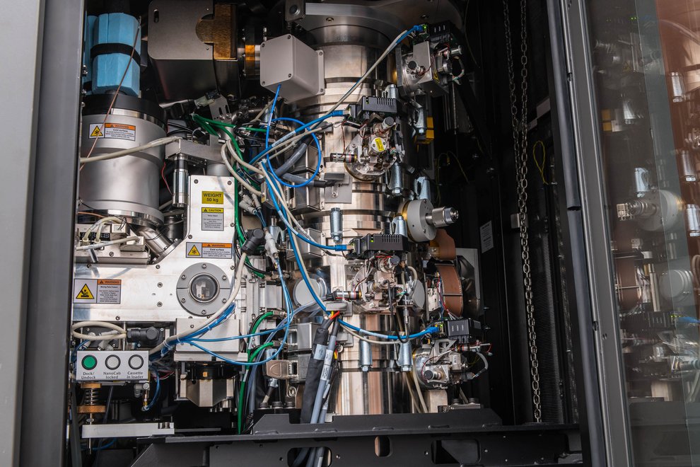 The Krios cryo-electron microscope