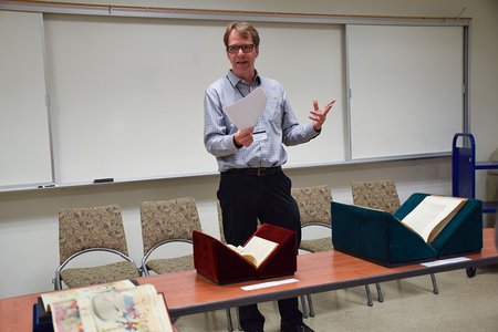 photo of Kevin Gilmartin talking about Jane Austen at The Huntington.
