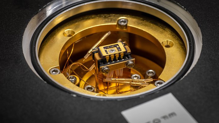 Image of lithium osmate sample