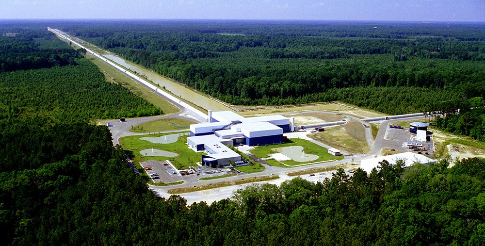 aerial photo of the LIGO facility in Livingston, Lousiana