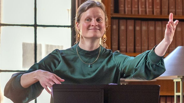 Biochemistry graduate student and soprano Kate Radford singing