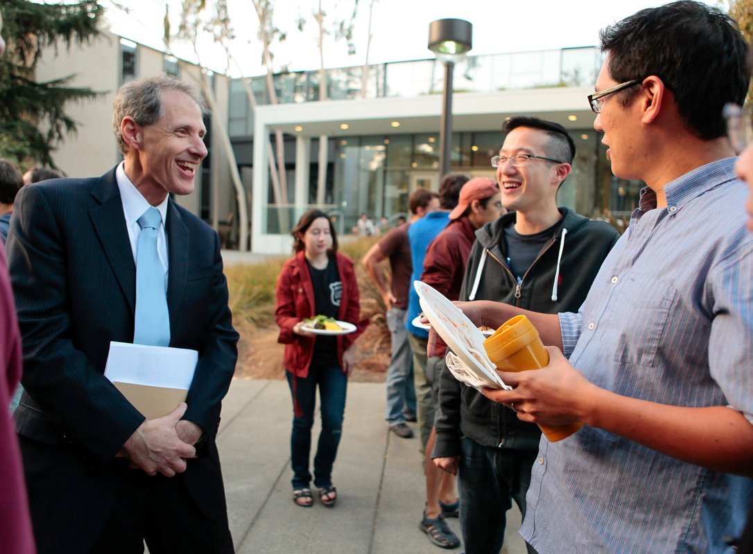 Thomas F. Rosenbaum talking to Caltech community members