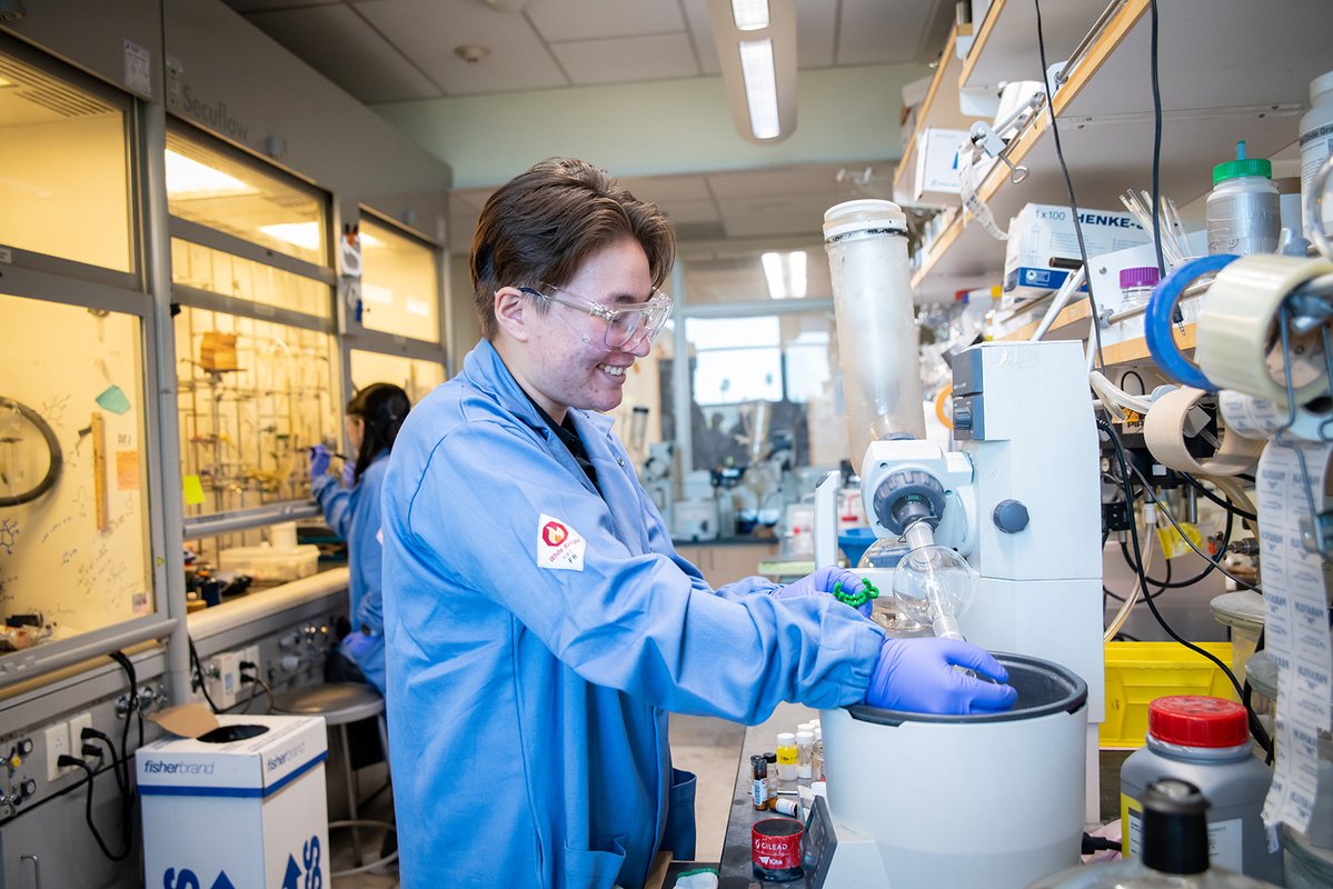 Seiji Sakamoto doing research in the lab.