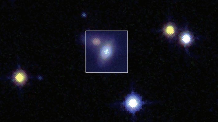 The four, duplicated images of SN Zwicky are seen here, observed at the highest possible resolution with the W.M. Keck Observatory. The surroundings are observed at a lower resolution.