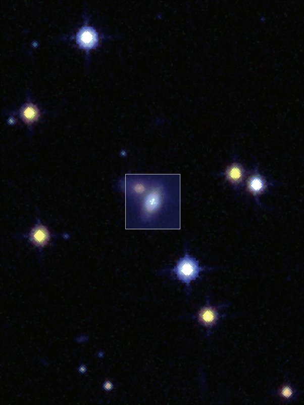 The four, duplicated images of SN Zwicky are seen here, observed at the highest possible resolution with the W.M. Keck Observatory. The surroundings are observed at a lower resolution.